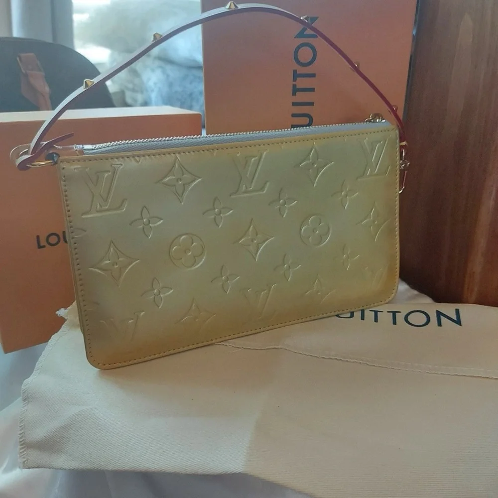 Louis Vuitton Gold Monogram Crossbody Bag - Picture 2 of 12